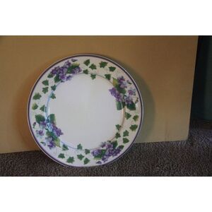 Wavery‎ garden room sweet violet flower plate dinner Columbia purple white 11"